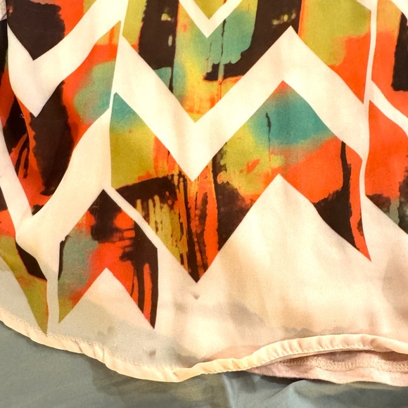Daytrip Chevron Oversized Slouchy Short Sleeve Top - Multicolor - Picture 3 of 5